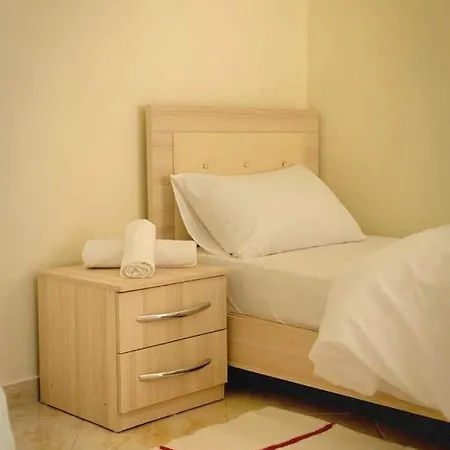 Centre Apartment *
